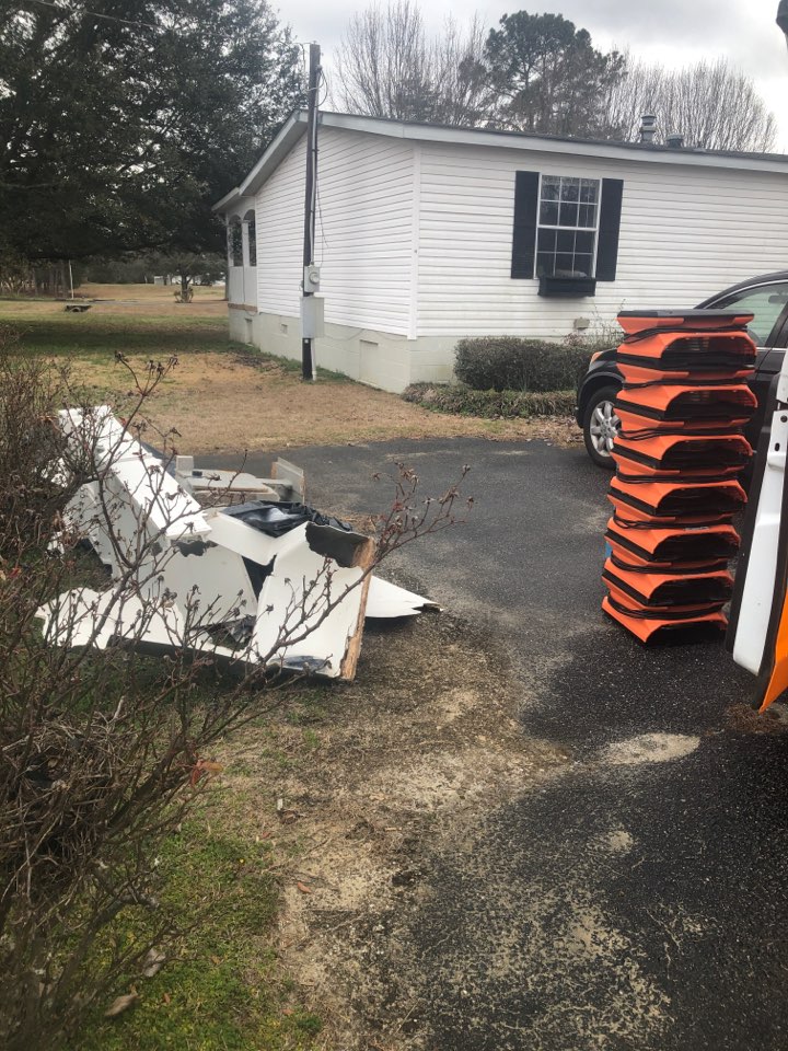 Notasulga, AL - Protek picking up debris and equipment from a water mitigation for a satisfied customer in Notasulga. Notasulga, AL - Protek picking up debris and equipment from a water mitigation for a satisfied customer in Notasulga.