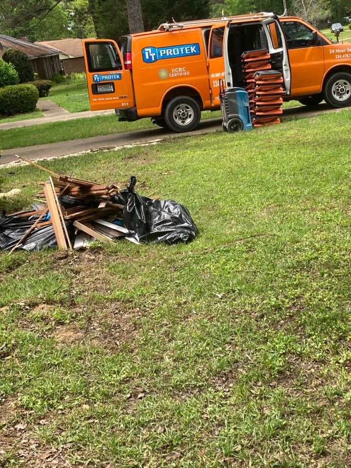 Protek picking up equipment and debris from a water mitigation for a satisfied customer in Selma.