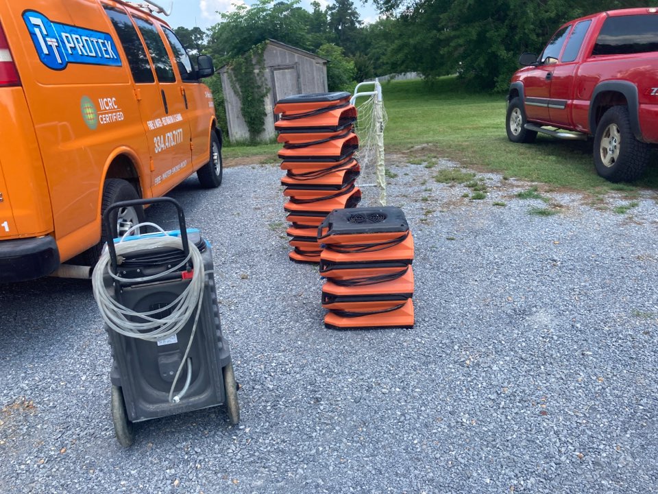 Wetumpka, AL - Protek picking up equipment from a water mitigation for a satisfied customer in Wetumpka. Wetumpka, AL - Protek picking up equipment from a water mitigation for a satisfied customer in Wetumpka.