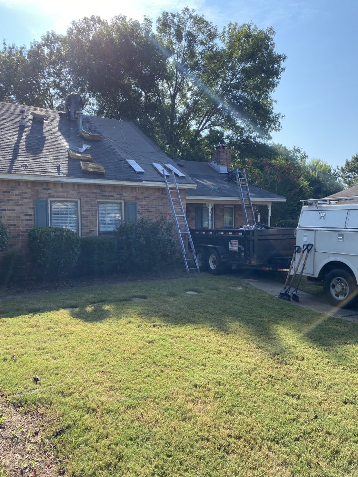 Montgomery, AL - ProTek roofing team replacing another roof in Montgomery. Tear out and clean up already done this morning. Will have the new shingles on today . Outstanding progress! Montgomery, AL - ProTek roofing team replacing another roof in Montgomery. Tear out and clean up already done this morning. Will have the new shingles on today . Outstanding progress!