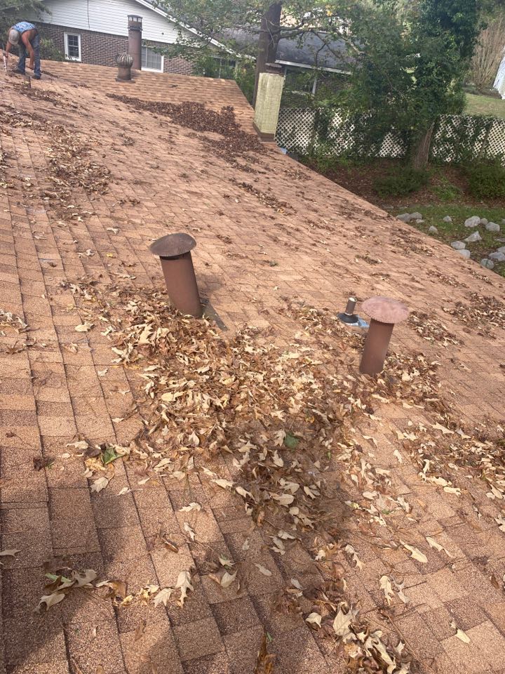 Prattville, AL - Protek Restoration checking on this roof to determine if it’s warranty work! This house is located in Prattville. Prattville, AL - Protek Restoration checking on this roof to determine if it’s warranty work! This house is located in Prattville.