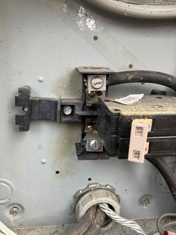 Responded to emergency call for complete power loss at apartment unit. Inspected main electrical panel in laundry room closet and exterior main breaker, finding no visibly tripped breakers. After thorough investigation, identified and repaired faulty connection causing the power outage, successfully restoring electrical service to the residence.