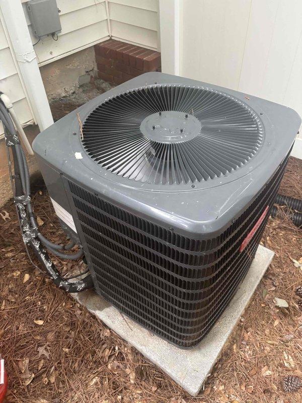 Completed comprehensive tune-up service on 2020 residential split system air conditioning unit. Performed full system inspection of outdoor condenser unit and indoor furnace/air handler assembly, verified all mechanical and electrical components operating within manufacturer specifications. Inspected refrigerant lines, blower motor assembly, burner components, gas valve, and all wiring connections; confirmed proper airflow through condenser coils and indoor unit with no restrictions or blockages detected.