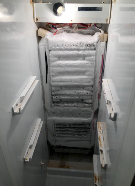 Phoenix, AZ - Spencer was in the Ahwatukee area of Phoenix looking at a GE SxS Refrigerator that was not cooling. We found that the defrost system had failed and caused quite a bit of frost build up on the unit. We replaced the refrigerator defrost heater and defrost limiter and now the unit is working like new. Phoenix, AZ - Spencer was in the Ahwatukee area of Phoenix looking at a GE SxS Refrigerator that was not cooling. We found that the defrost system had failed and caused quite a bit of frost build up on the unit. We replaced the refrigerator defrost heater and defrost limiter and now the unit is working like new.