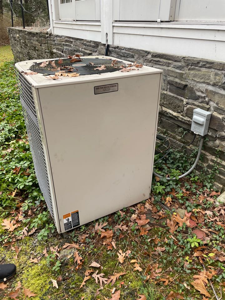 Installation of a Lennox heat pump system 