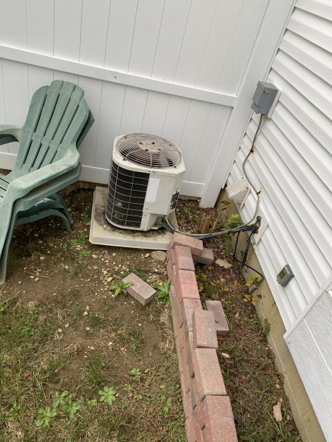 Canal Winchester, OH - I arrived on site to perform an inspection on a Bryant air conditioning unit. During the inspection I found that the unit had a leak at the manifold. We also found that the coil was bad and needed to be replaced. Unit was not operational at the time of departure. Canal Winchester, OH - I arrived on site to perform an inspection on a Bryant air conditioning unit. During the inspection I found that the unit had a leak at the manifold. We also found that the coil was bad and needed to be replaced. Unit was not operational at the time of departure.