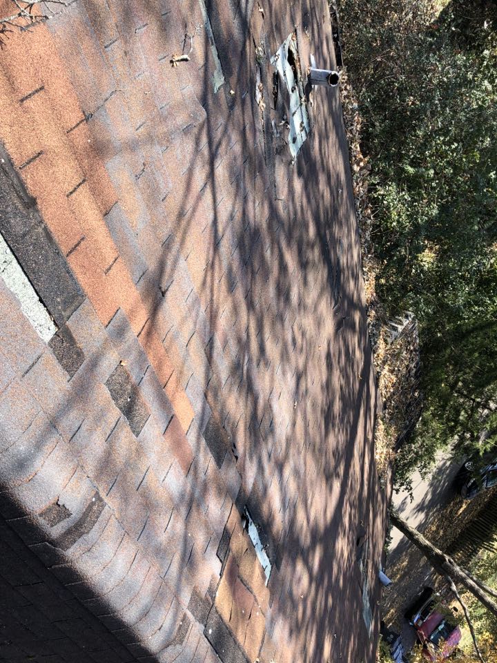 Lexington, KY -
Free roof inspection from top rated number one roofing contractor and roofing company in the Lexington and Versailles and Richmond and Nicholasville area! Homeowner has damage to their roof and shingles due to wind and or hail from recent storms and severe weather. Filing claim with insurance carrier to get insurance to pay for and buy a new roof for happy homeowners.
Lexington, KY -
Free roof inspection from top rated number one roofing contractor and roofing company in the Lexington and Versailles and Richmond and Nicholasville area! Homeowner has damage to their roof and shingles due to wind and or hail from recent storms and severe weather. Filing claim with insurance carrier to get insurance to pay for and buy a new roof for happy homeowners.