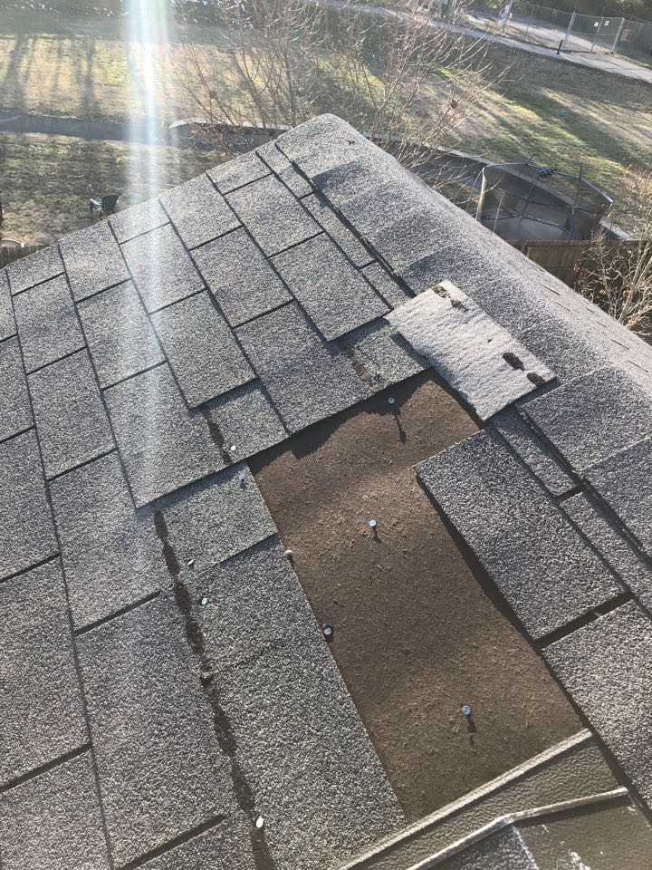 Lexington, KY -
Free roof inspection from top rated number one roofing contractor and roofing company in the Lexington and Versailles and Richmond and Nicholasville area! Homeowner has damage to their roof and shingles due to wind and or hail from recent storms and severe weather. Filing claim with insurance carrier to get insurance to pay for and buy a new roof for happy homeowners.
Lexington, KY -
Free roof inspection from top rated number one roofing contractor and roofing company in the Lexington and Versailles and Richmond and Nicholasville area! Homeowner has damage to their roof and shingles due to wind and or hail from recent storms and severe weather. Filing claim with insurance carrier to get insurance to pay for and buy a new roof for happy homeowners.