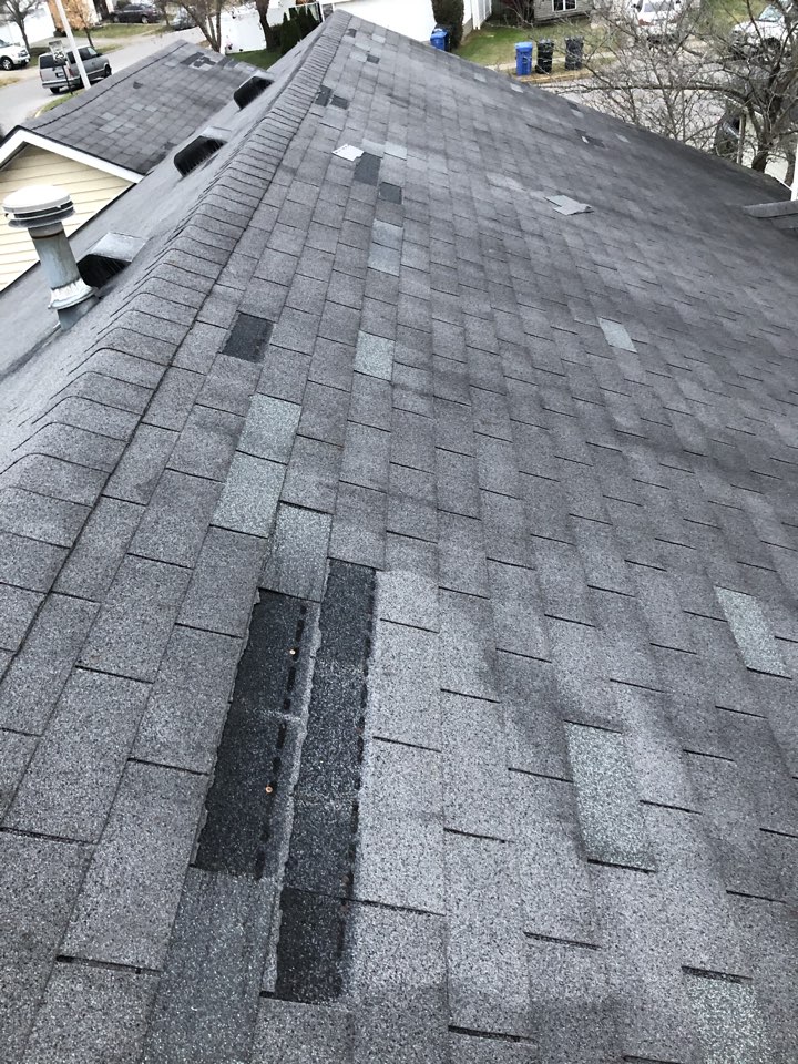 Lexington, KY -
Free roof inspection from top rated number one roofing contractor and roofing company in the Lexington and Versailles and Richmond and Nicholasville area! Homeowner has damage to their roof and shingles due to wind and or hail from recent storms and severe weather. Filing claim with insurance carrier to get insurance to pay for and buy a new roof for happy homeowners.
Lexington, KY -
Free roof inspection from top rated number one roofing contractor and roofing company in the Lexington and Versailles and Richmond and Nicholasville area! Homeowner has damage to their roof and shingles due to wind and or hail from recent storms and severe weather. Filing claim with insurance carrier to get insurance to pay for and buy a new roof for happy homeowners.