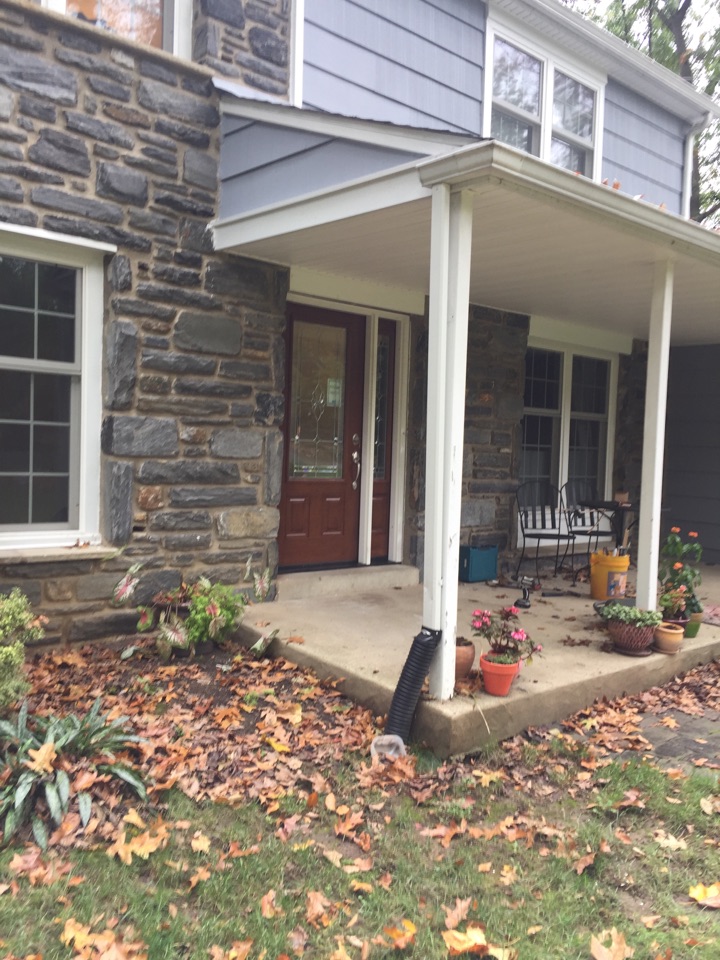 Media, PA - Homecraft, Inc. installed a ProVia Fiberglass Entry Door with sidelite Media, PA - Homecraft, Inc. installed a ProVia Fiberglass Entry Door with sidelite