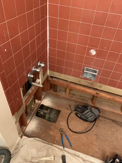 Colorado Springs, CO - Another Kohler Walk-in bath being installed in Colorado Springs! Tight fit but we got this🤩 Colorado Springs, CO - Another Kohler Walk-in bath being installed in Colorado Springs! Tight fit but we got this🤩