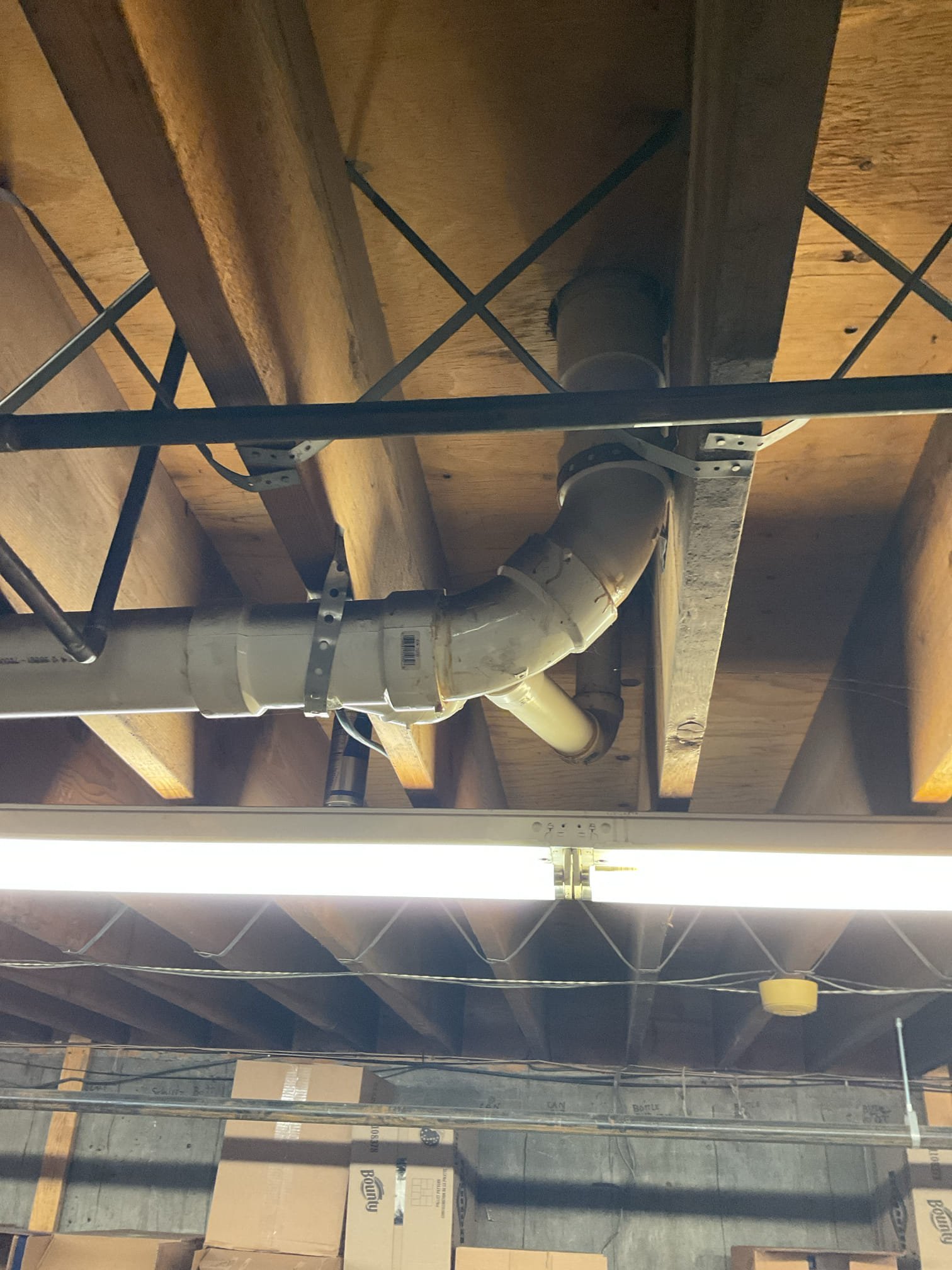 -Upon arrival tech found toilet was backed up and whole 3” drain was backed up. This is an issue that Jerm’s is not able to resolve. 

-Tech also found an improperly installed trap, leaking 3” section of drain and a leaking lav. Customer asked for estimates for these issues. 

-Collect payment over the phone 