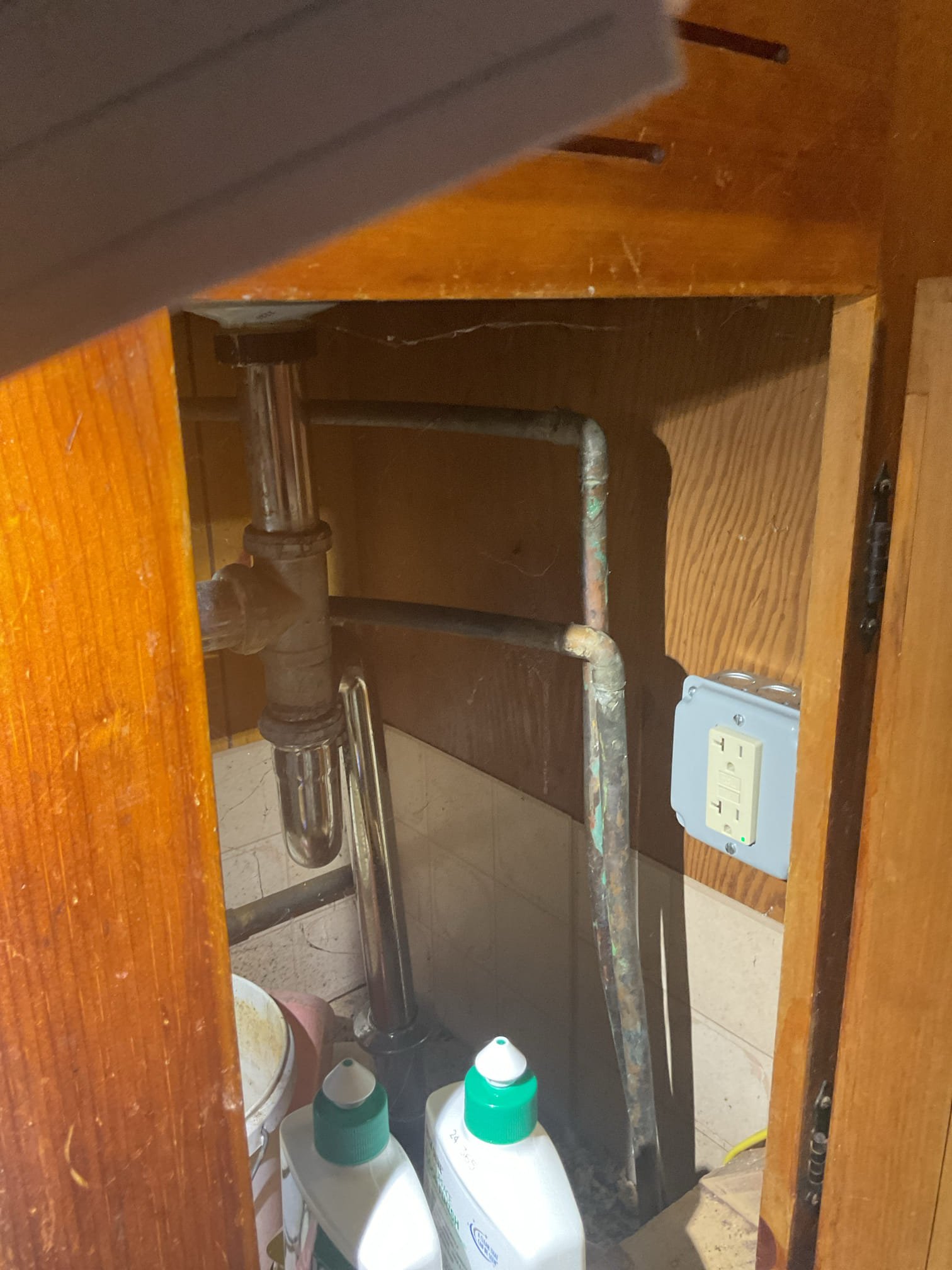 For this job I met with the homeowner to discuss the opportunity to limb in a new kitchen sink and dishwasher as well as installing a tub/shower in the primary bathroom. Estimates will be sent via email