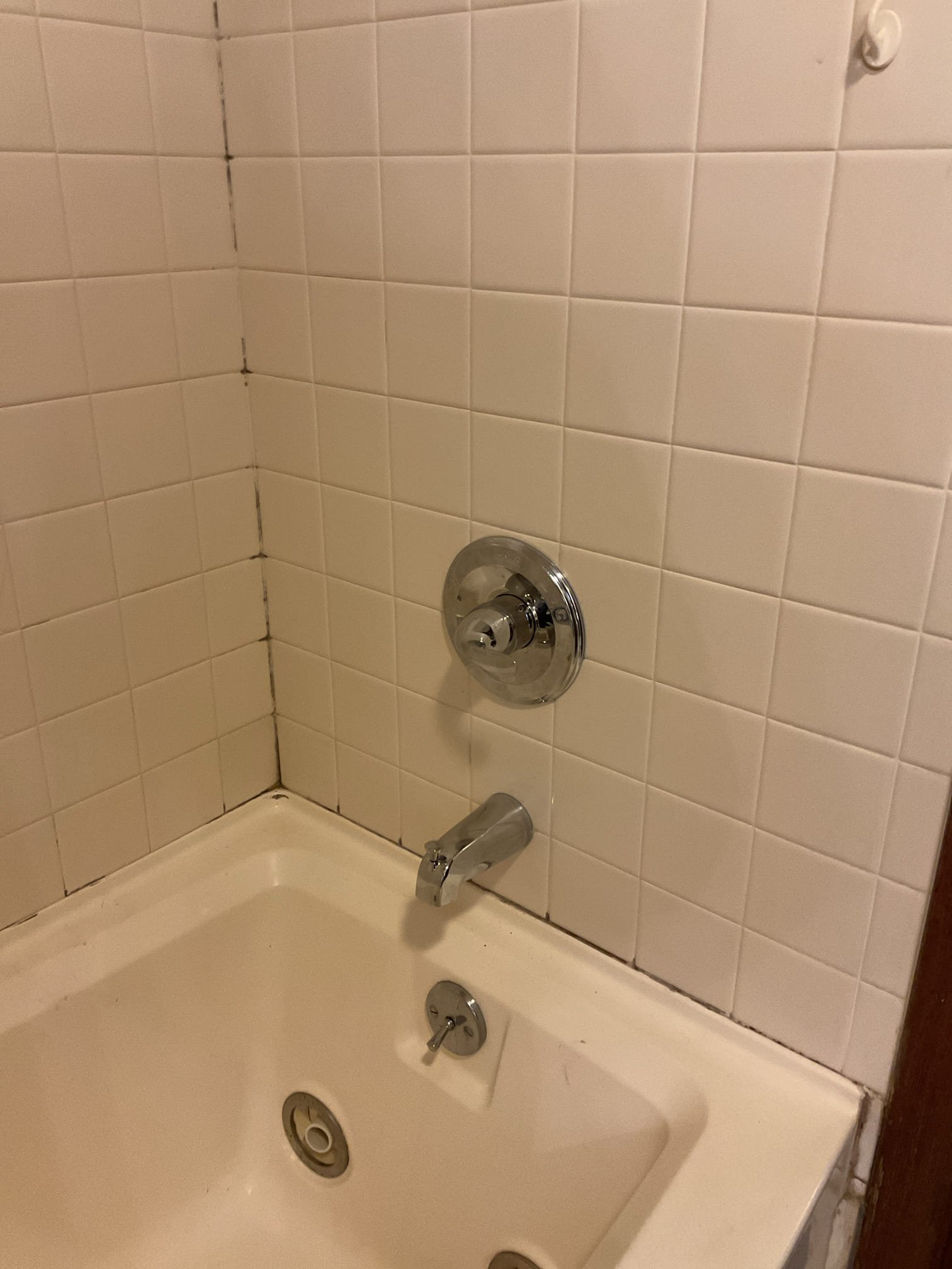 For this job, we installed a like-for-like 3/4 HP batch-fed garbage disposal to replace the existing unit that was no longer functioning. We also installed a new chrome Delta shower valve and verified that all connections were properly secured. After completing the work, we tested the operation of both the garbage disposal and the shower valve, confirming that everything functioned correctly and that no leaks were present.