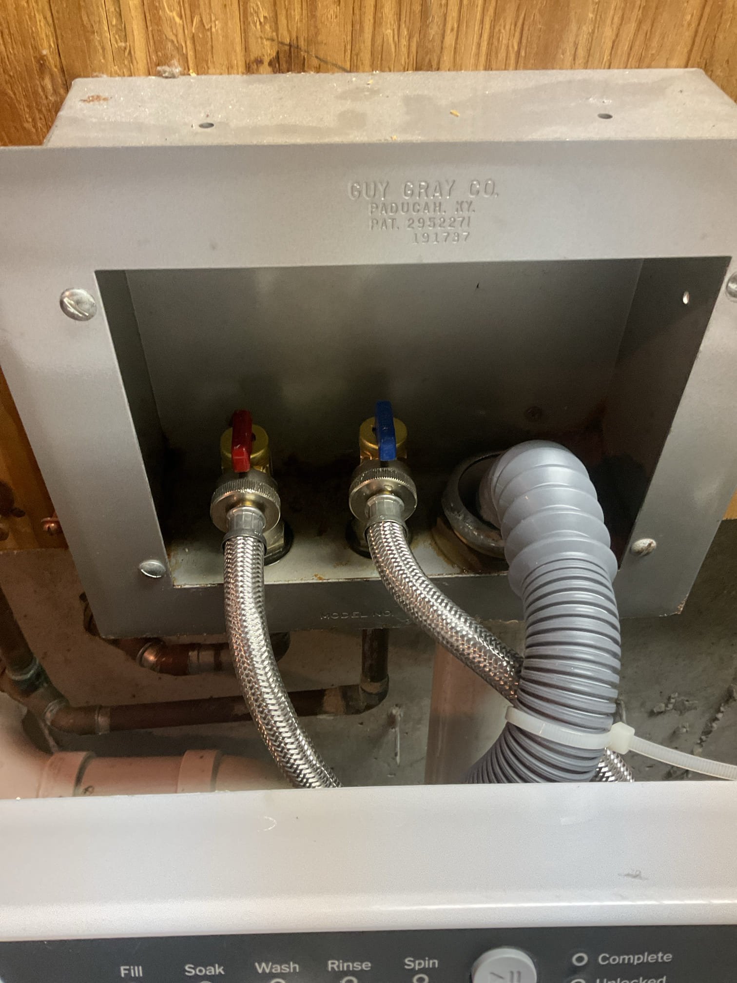 For this job, we shut off the water supply and removed the two existing leaking gate valves serving the washing machine box. Two new hot and cold shut offs for laundry box , properly threaded, sealed, and secured to ensure reliable operation. After installation, the valves were tested under pressure to confirm proper function and verify that no leaks were present.