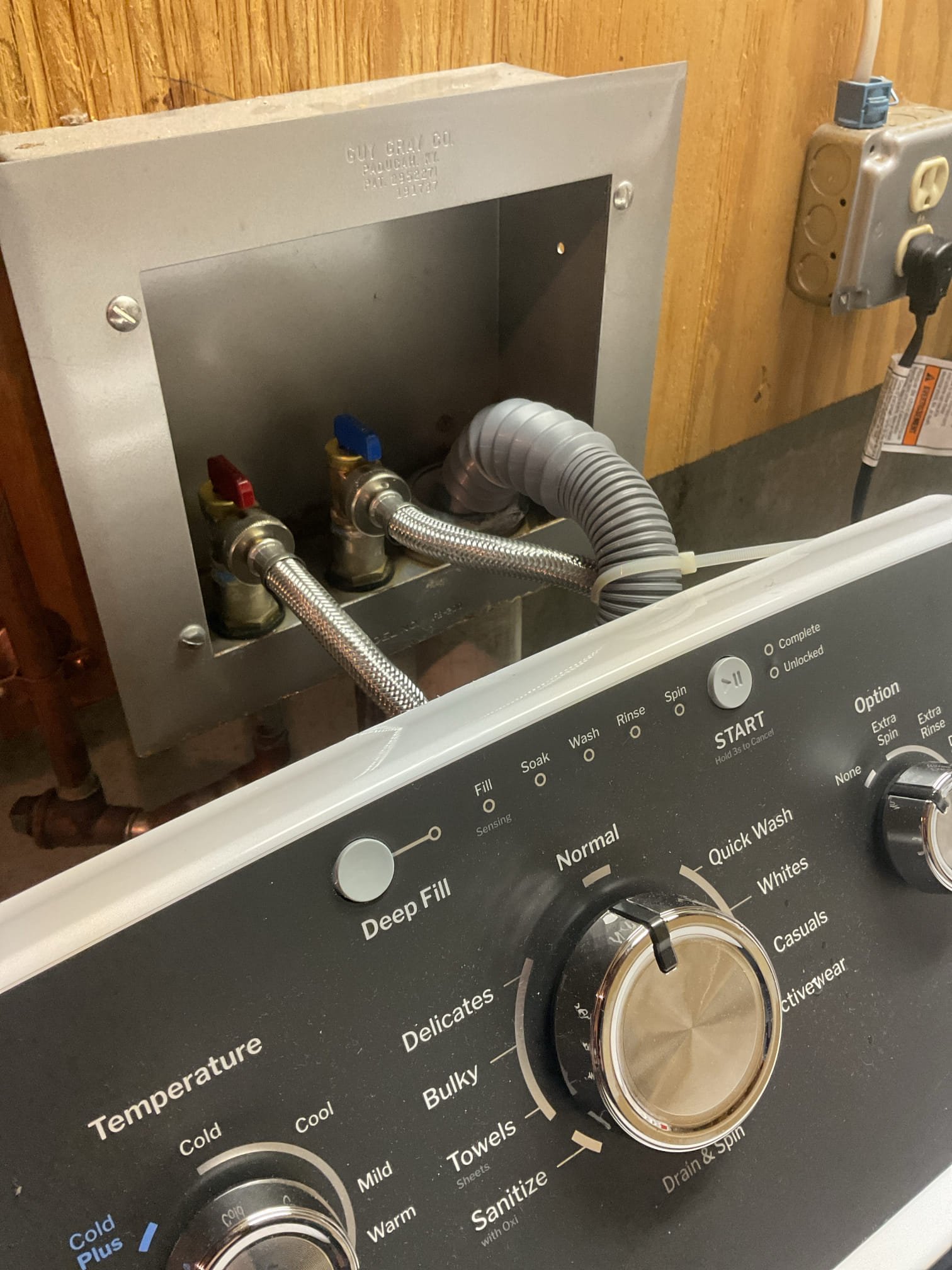 For this job, we shut off the water supply and removed the two existing leaking gate valves serving the washing machine box. Two new hot and cold shut offs for laundry box , properly threaded, sealed, and secured to ensure reliable operation. After installation, the valves were tested under pressure to confirm proper function and verify that no leaks were present.