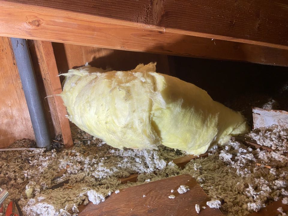 Microwave venting installation