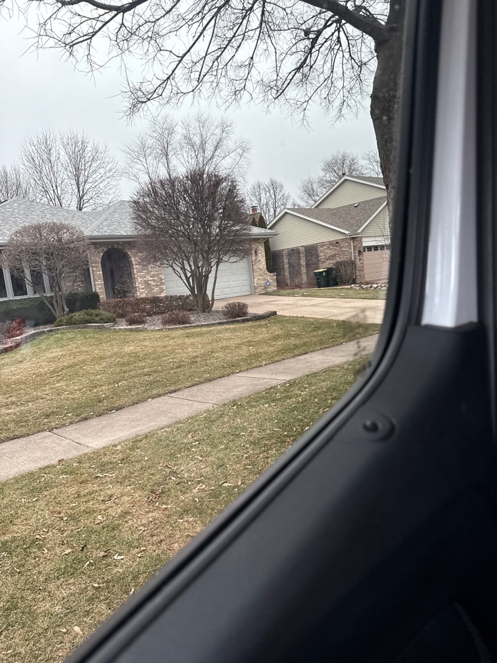 In Woodridge looking at a water heater not working 