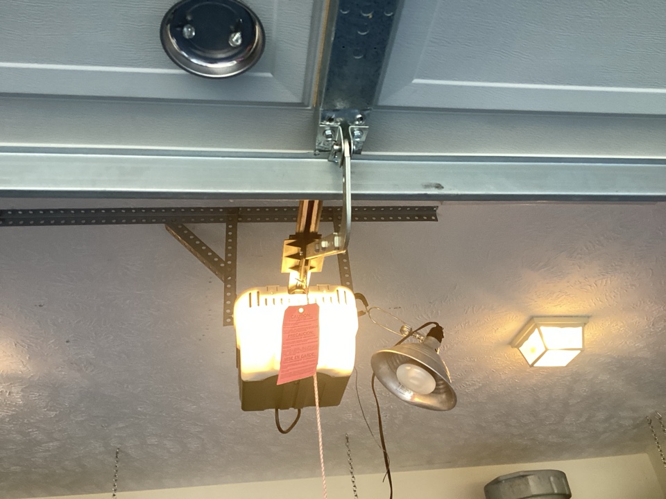 Montgomery, AL - One fixed j arm.