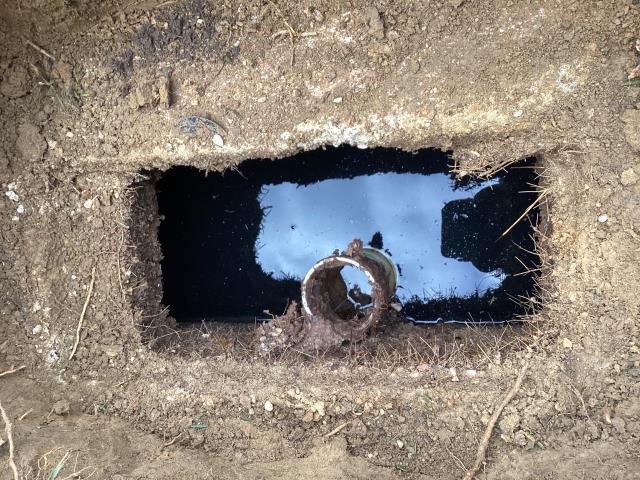
We were called out to inspect a septic system in Greenville. We found that the system was in good condition, but the sewer line needed to be replaced.