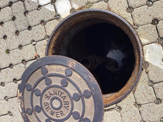 
We went out to a pastry shop in Goldsboro to clean their grease trap. We pumped out the grease trap and cleaned it up. The customer no longer has to worry about the grease trap backing up and causing a mess.