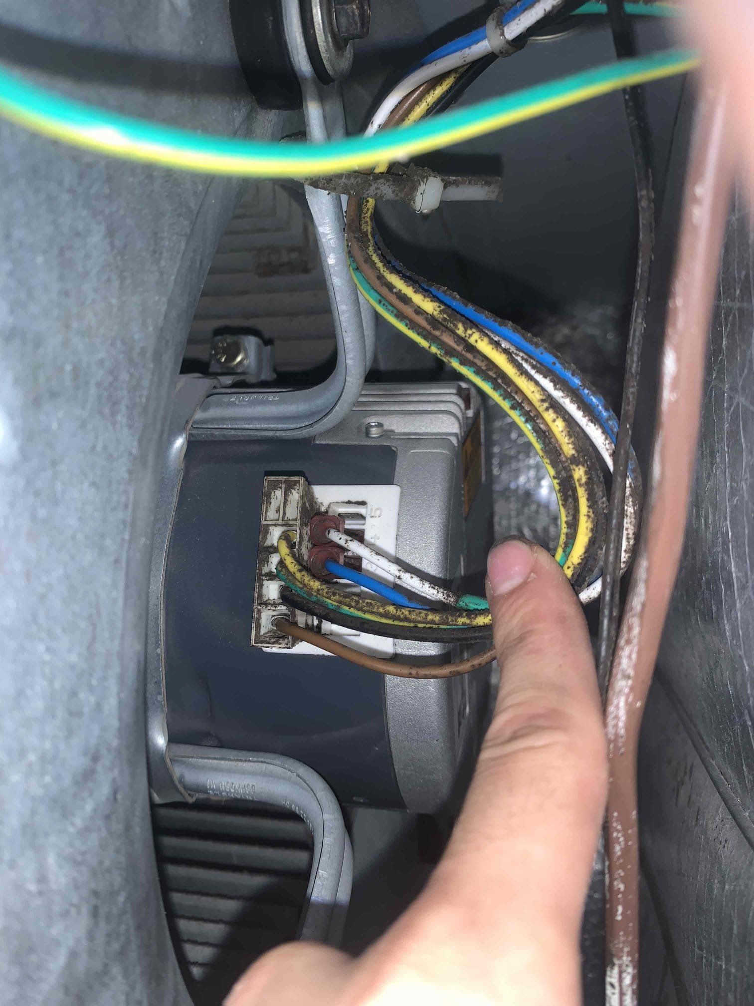 1050rpm 208-230V 1/2HP. Installed new motor. Unit started up without issue and turned off when the system was not calling for fan or cooling. Unit in good working order upon departure.