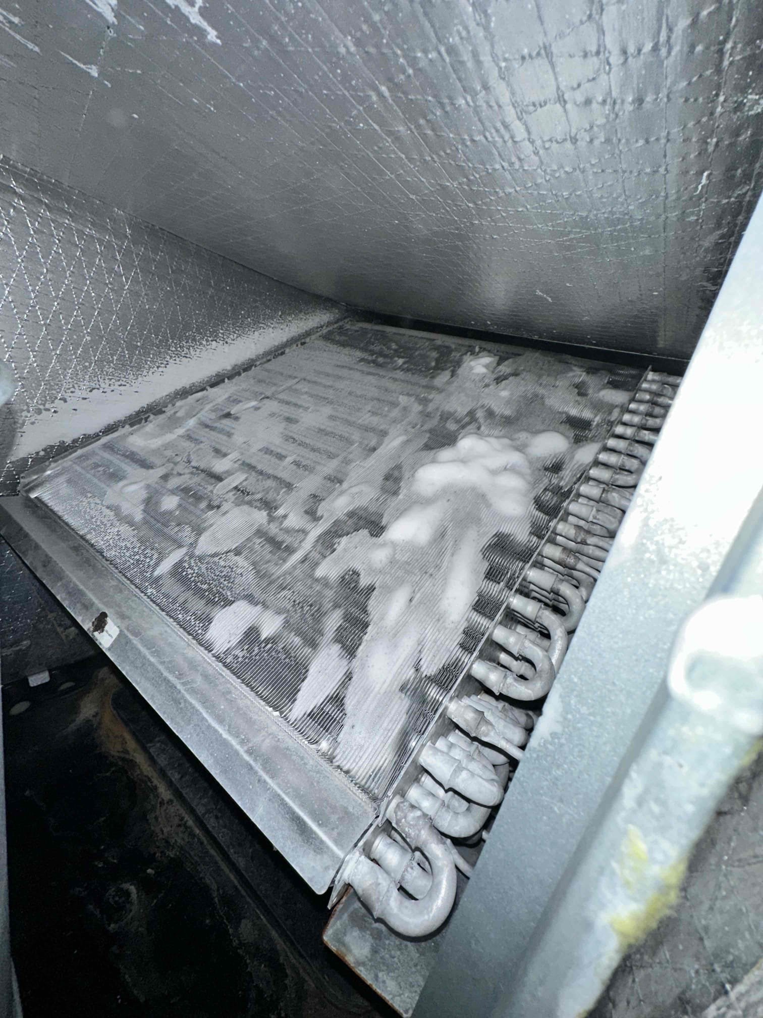 
CLEAN HORIZONTAL COIL & PAN IN A/H LVL1

