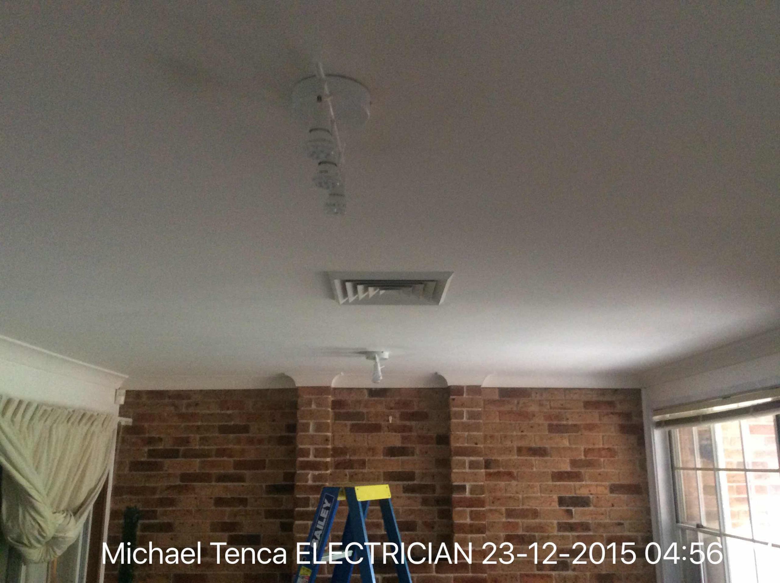 Replaced 3 X customer supplied light fittings