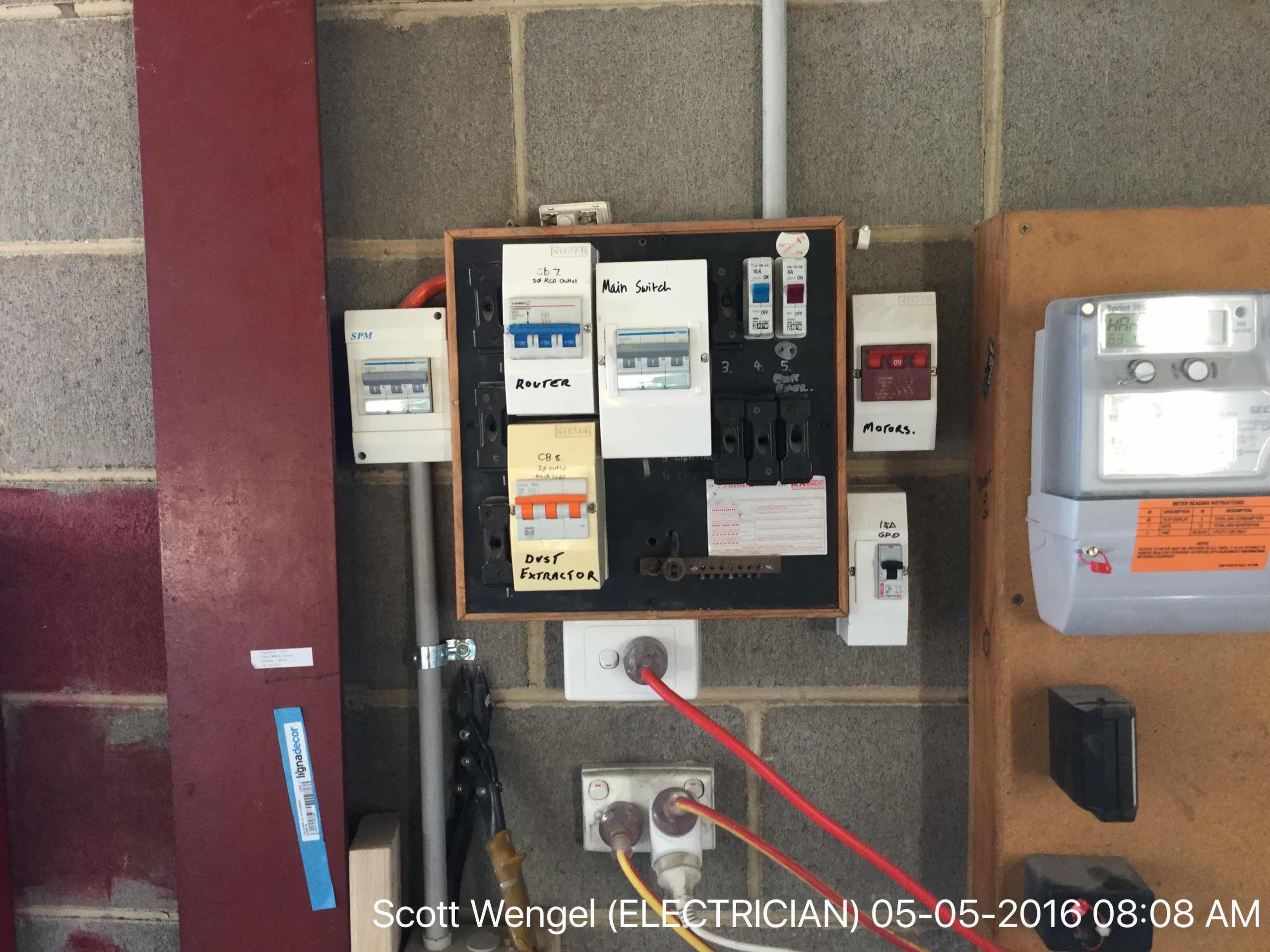 Replaced circuit breaker with 3 phase 32a breaker