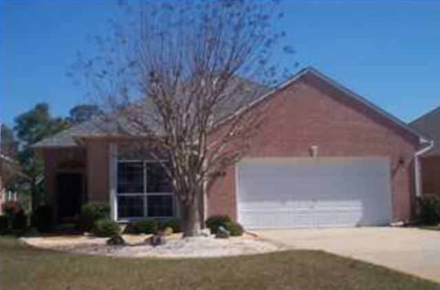 Showing this beautiful home Gulf Breeze, FL today.  This real estate property is in a Sound Front community in the desirable area of Gulf Breeze near Pensacola Beach and Navarre Beach.  It has 3 bedrooms, 2 baths and faces the 18th hole on Tiger Point Golf Course. I am a realtor specializing as a sellers agent, buyers agent, and military relocation specialist.