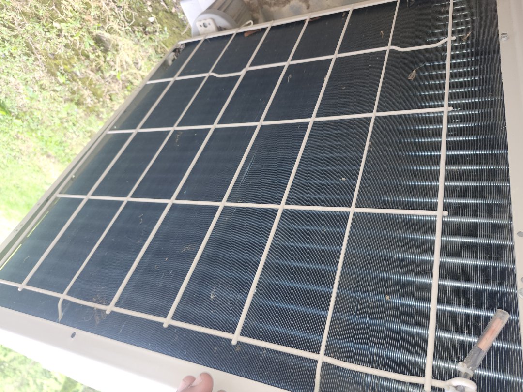 cleaning a daiken ac