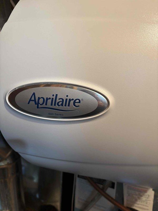 Completed Fall maintenance tune-up on customer's system, including service to furnace and Aprilaire 600 Series humidifier. Cleaned and inspected the humidifier's dirty mesh filter/screen and serviced the gas furnace pressure. All components now functioning properly for the heating season.