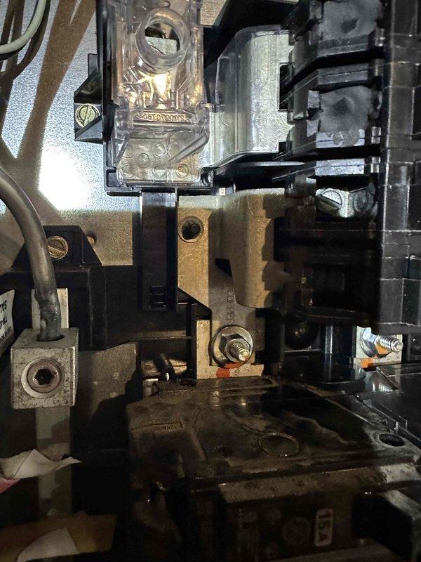 Completed interior panel swap of 200A 40-space GE electrical panel. Removed existing panel internals and installed new components from same manufacturer while preserving and reusing all original circuit breakers. Service included reorganizing and reconnecting existing wiring to restore functionality. No inspection required as work constituted minor maintenance.