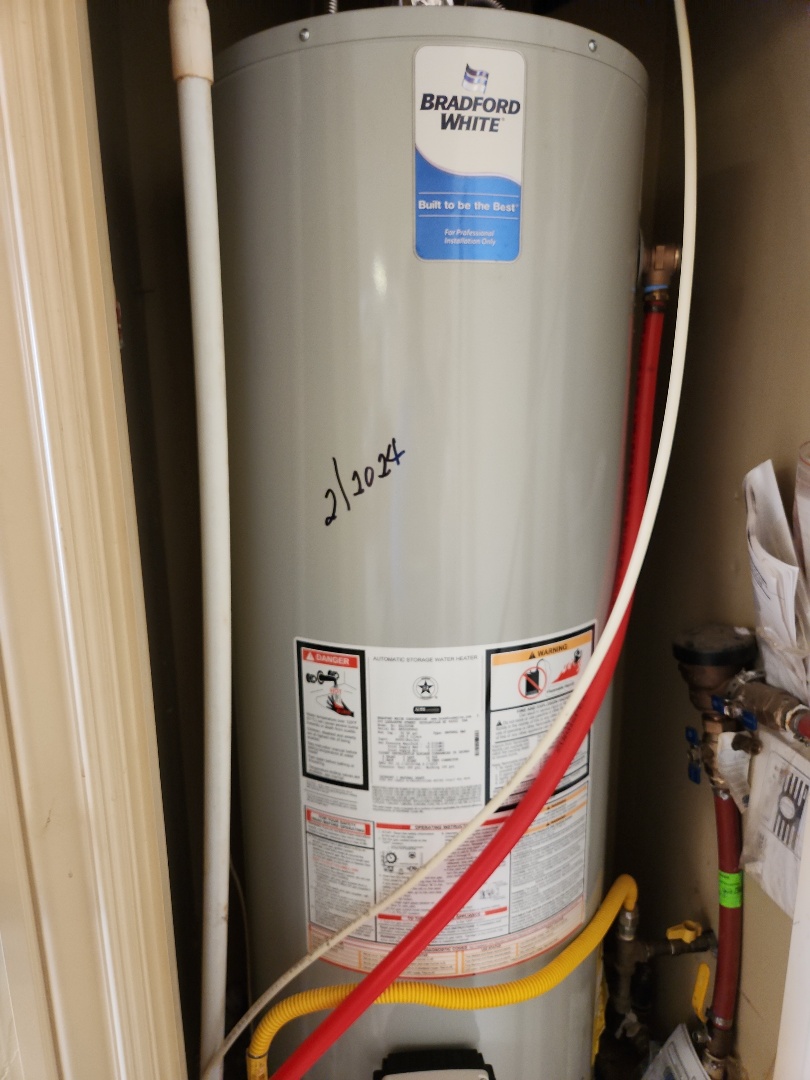 arrived for member ship inspection.
Check the faucets the water valve 
Bathroom water stops and pawn this and pond.Er inspection did not notice any issues at this time.It does have a ten year old water heater was in good shape
