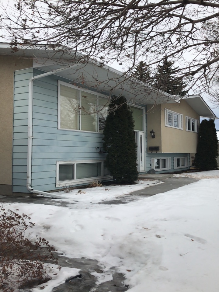 Calgary, AB - Quoting up a James hardie renovation and some new North Star windows on this beautiful February day! 😁 Calgary, AB - Quoting up a James hardie renovation and some new North Star windows on this beautiful February day! 😁