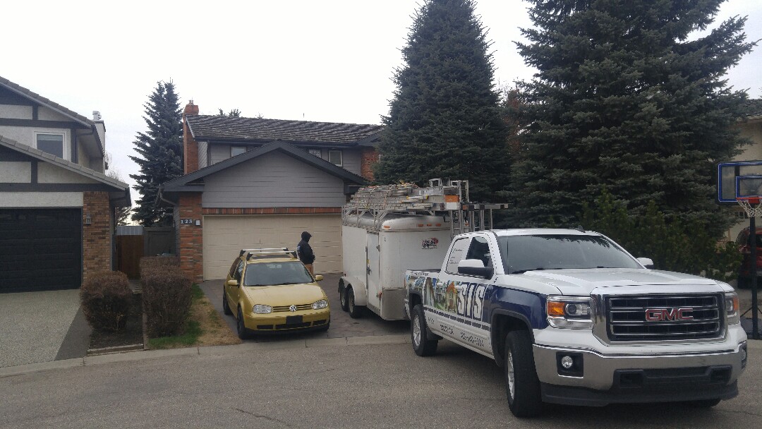 Calgary, AB - James Hardie lap siding Pearl Grey Calgary, AB - James Hardie lap siding Pearl Grey