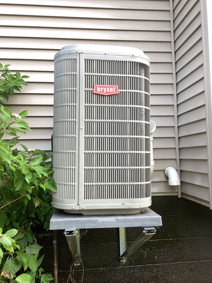 Bryant Evolution AC maintenance in Minnetrista