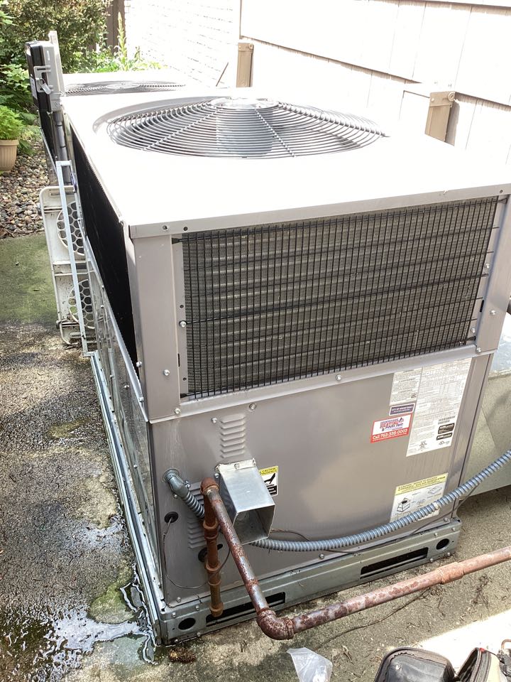 Carrier package unit service in Wayzata
