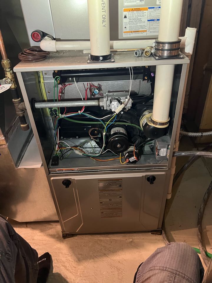 Performing fall furnace maintenance on Bryant system is Shorewood, MN