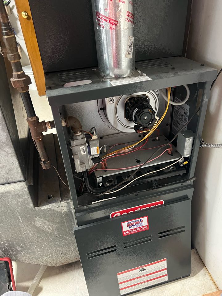Performing fall furnace maintenance in Montrose, MN