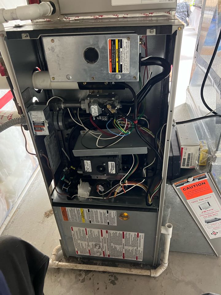 Performing fall furnace maintenance in Long Lake, MN