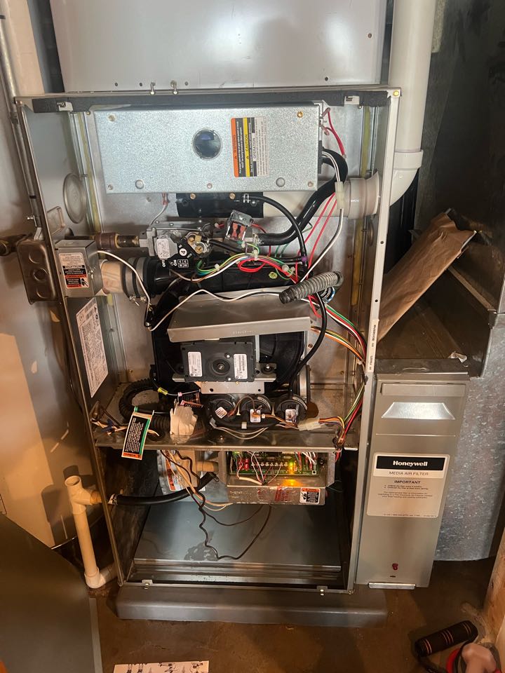 Performing fall furnace maintenance in Orono, MN