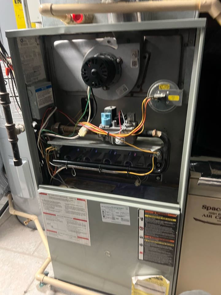 Performing fall furnace maintenance in Minnetonka, MN