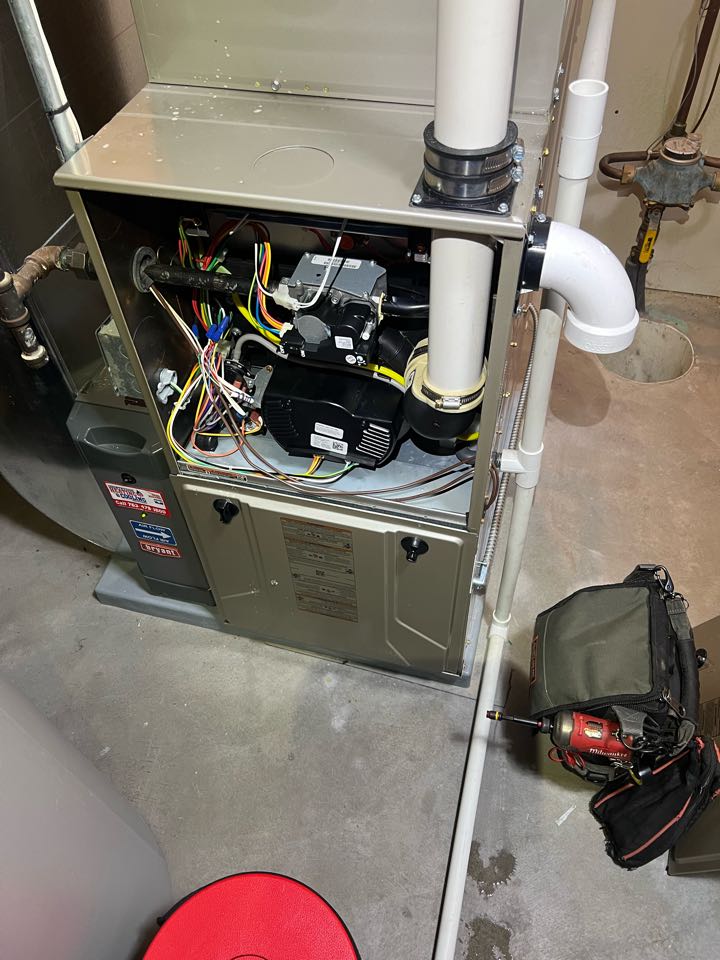 Diagnosing a furnace fault in Rockford, Minnesota