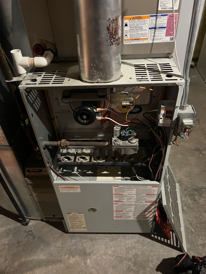 Performing furnace maintenance in Hamel, MN