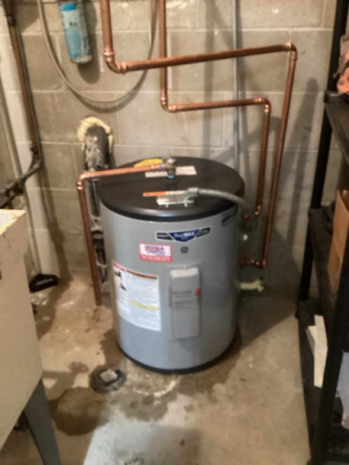 New 20 gallon electric water heater installed in mound Mn