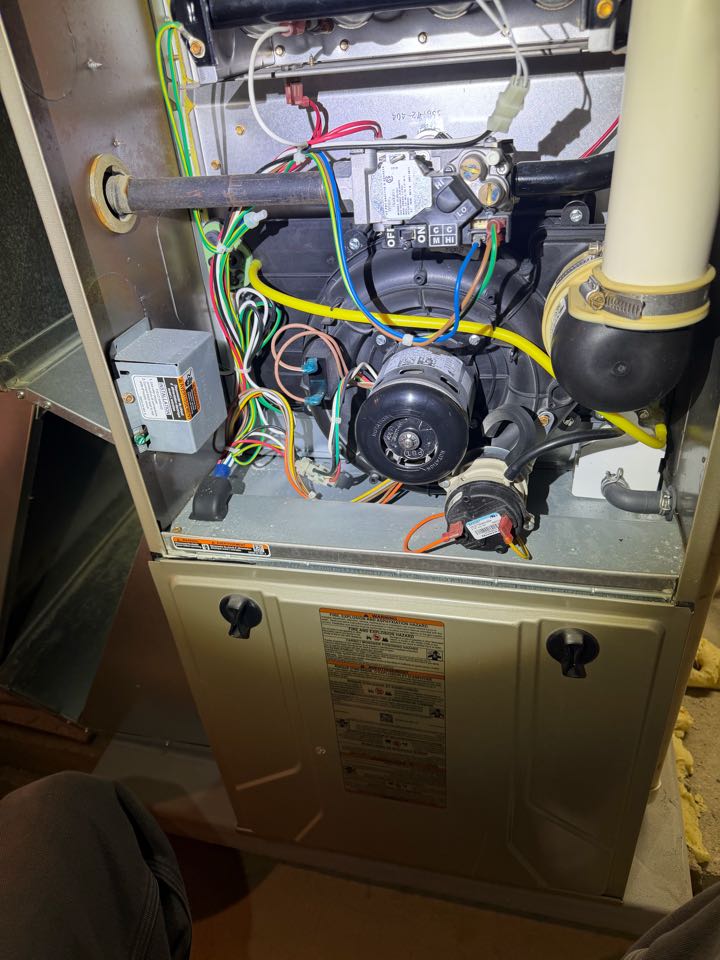 Performing furnace maintenance in Plymouth, MN 