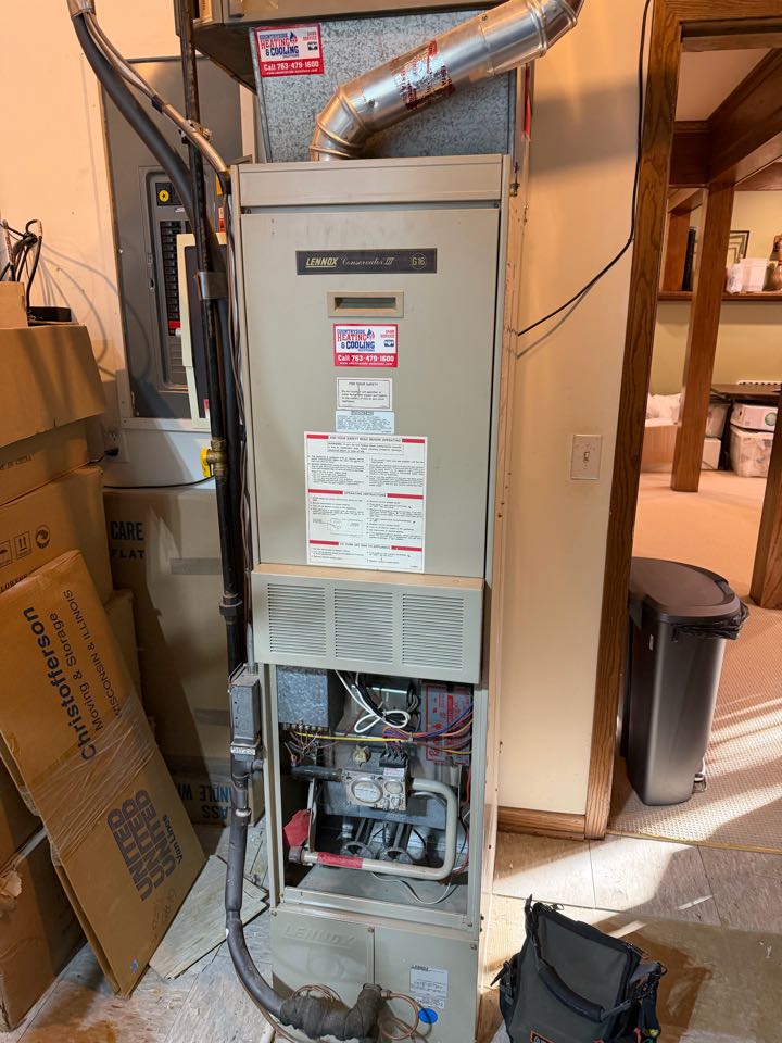 Performing furnace maintenance in Dellwood, MN 