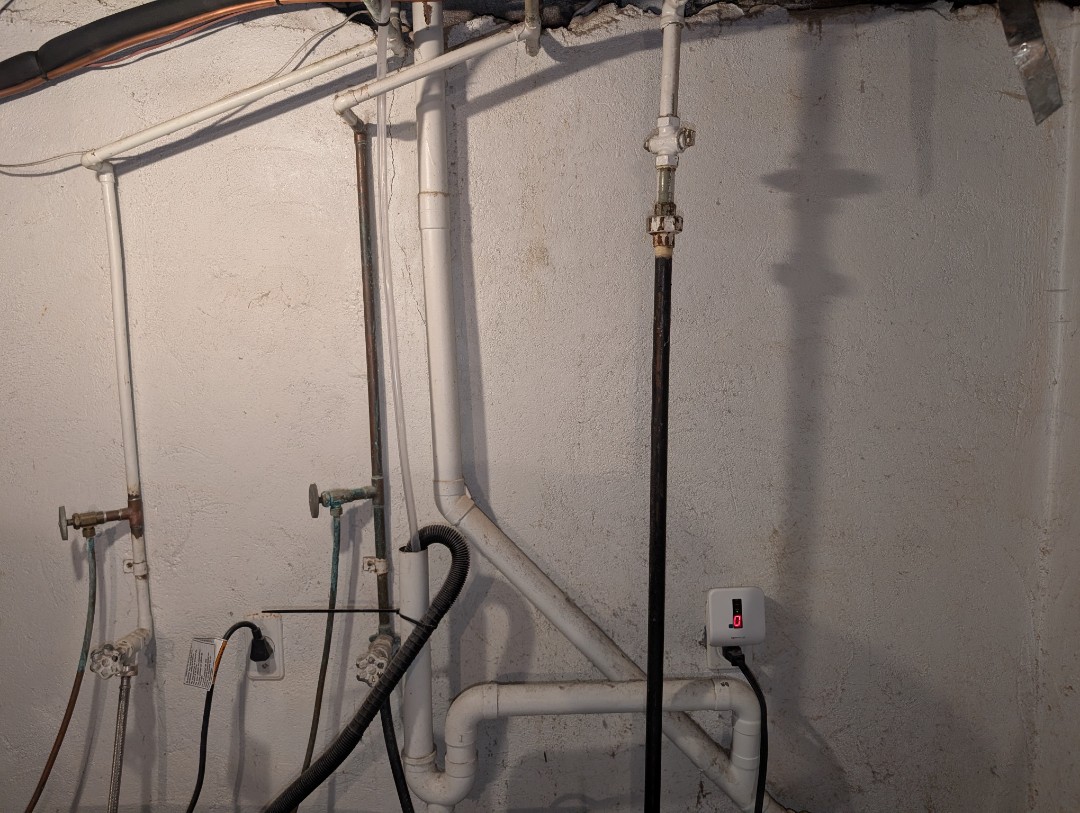 

sewer estimate. sewer repair estimate. estimate to repair sewer line. sewer line repair. cracked cast iron sewer pipe. sewer pipe repair. PlumbPRO Services. Fort Washington, PA. 