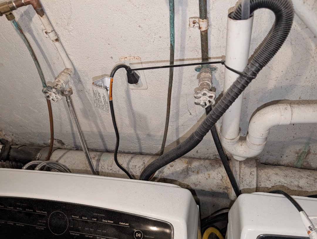 

sewer estimate. sewer repair estimate. estimate to repair sewer line. sewer line repair. cracked cast iron sewer pipe. sewer pipe repair. PlumbPRO Services. Fort Washington, PA. 